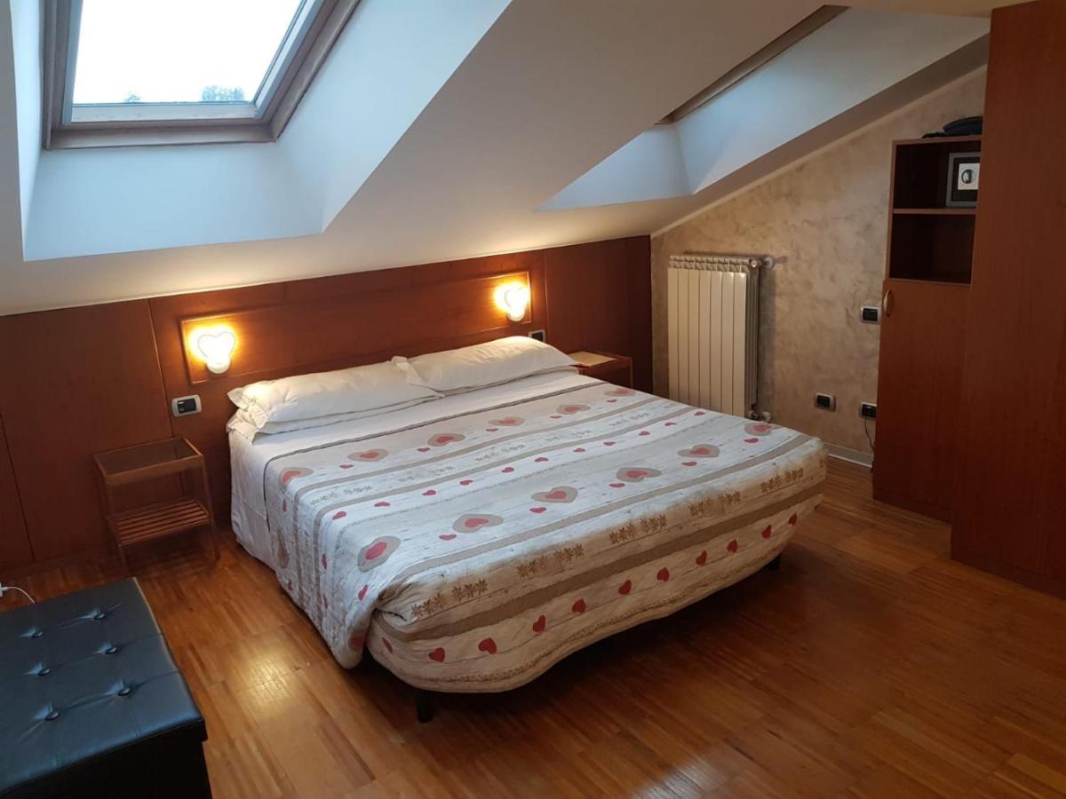Aurelia Garden Gold Roma
