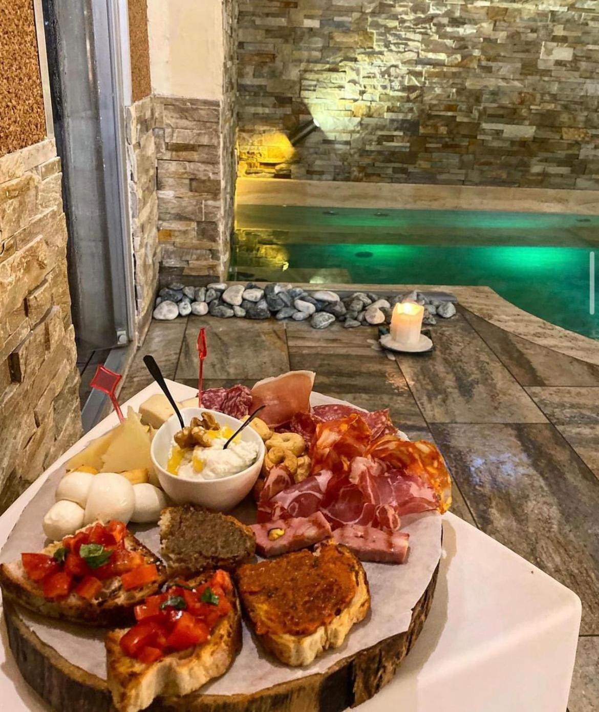 Aurelia Garden Gold Bed & Breakfast