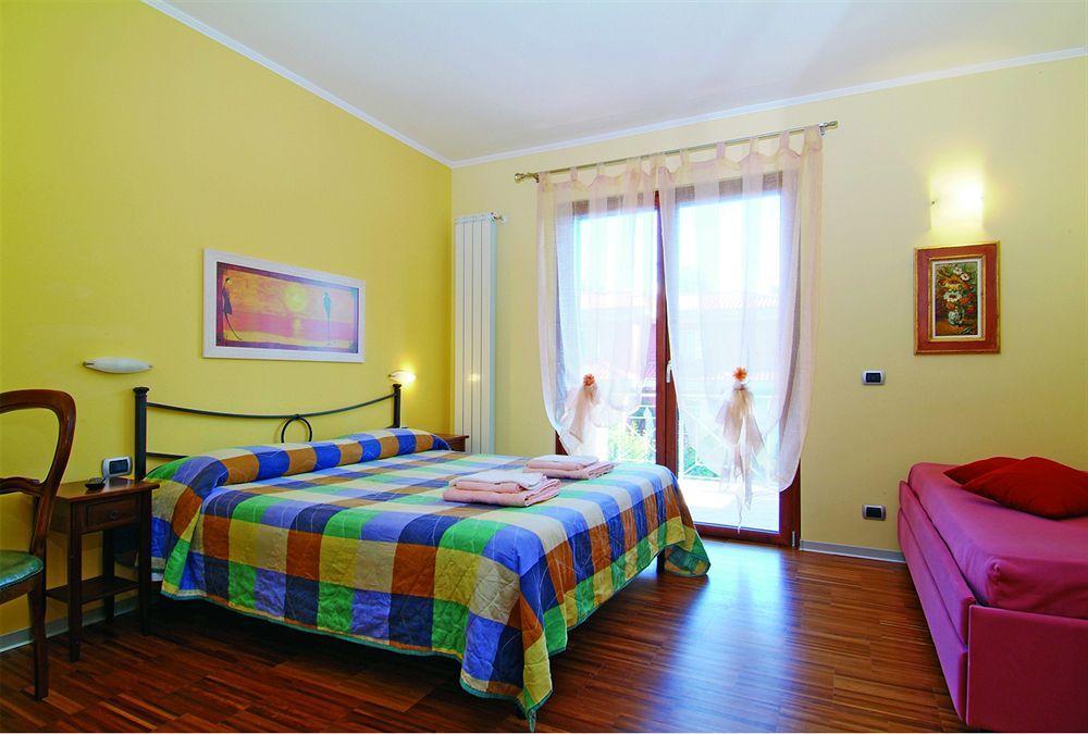 Aurelia Garden Gold Roma