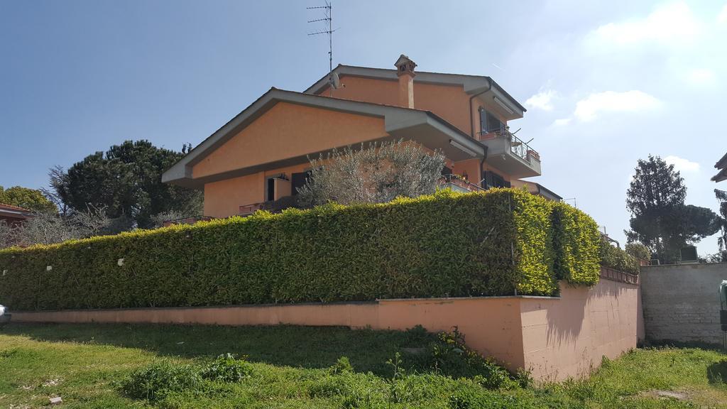 Aurelia Garden Gold Bed & Breakfast