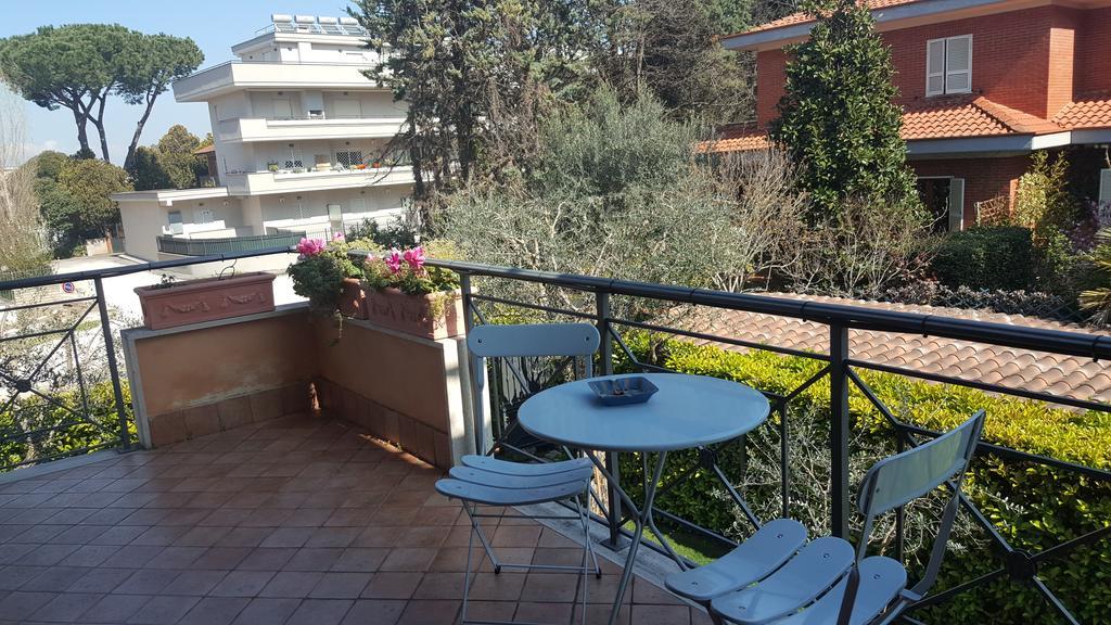 Aurelia Garden Gold