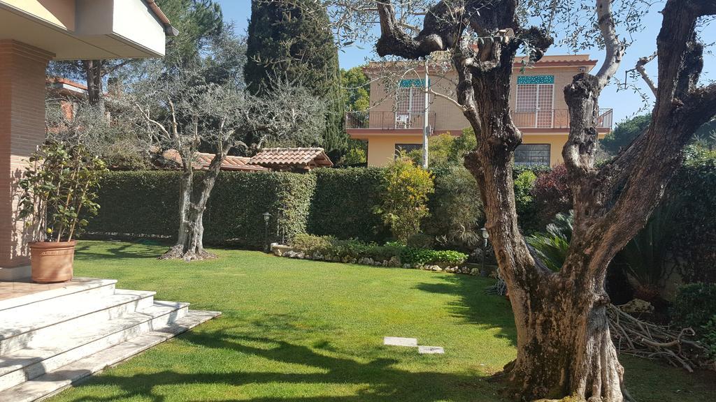 Aurelia Garden Gold Bed & Breakfast