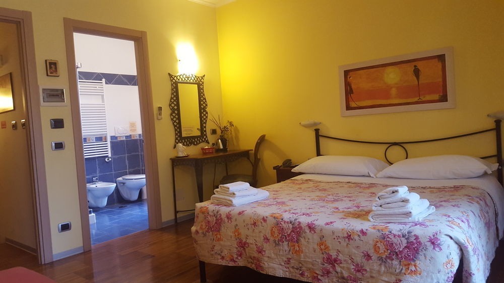 Aurelia Garden Gold Bed & Breakfast Roma