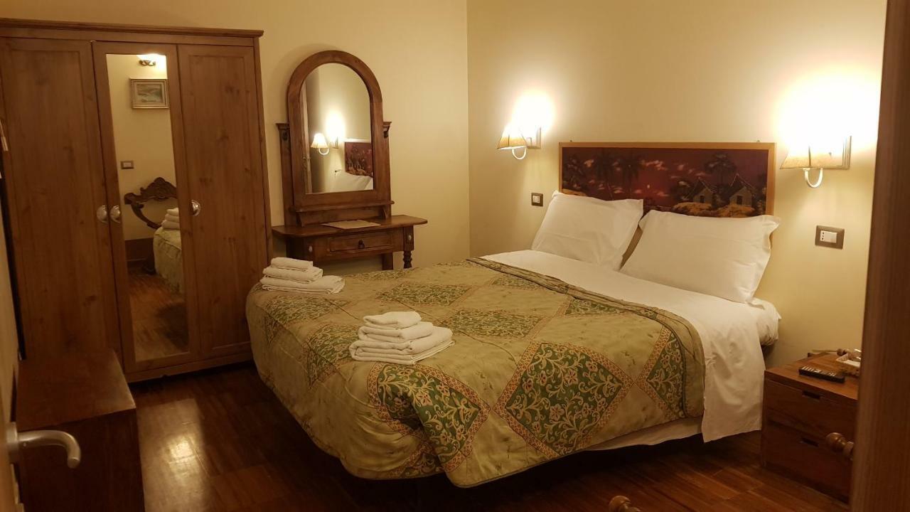Aurelia Garden Gold Bed & Breakfast 2*