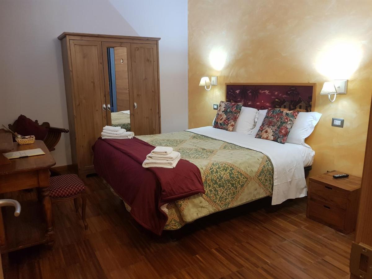 Aurelia Garden Gold Roma